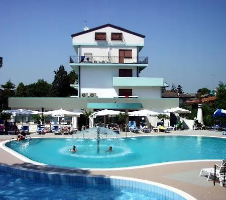 Oasi Hotel 3*